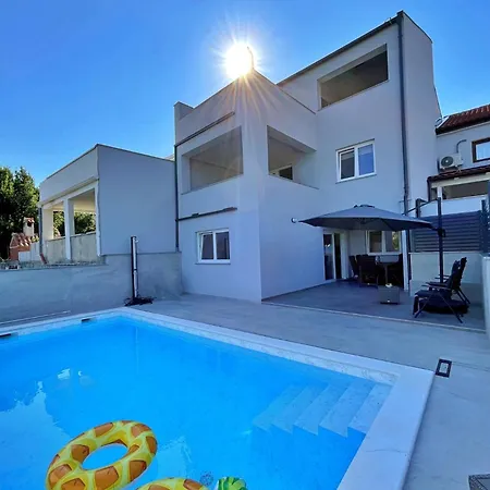 Apartman Bonum With Private Pool Silo (Krk)