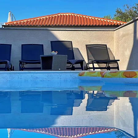Bonum With Private Pool Apartman Šilo