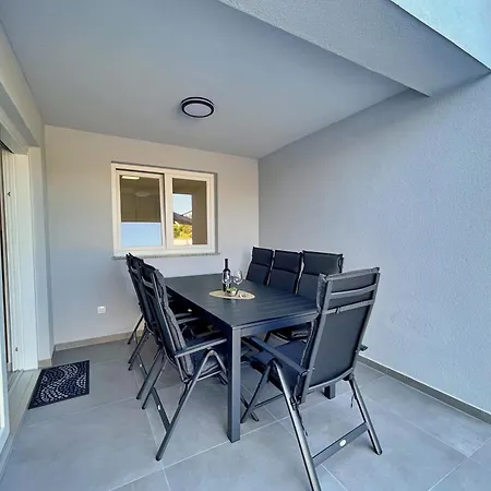 Apartman Bonum With Private Pool Šilo