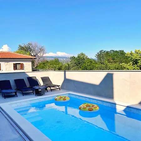 Apartman Bonum With Private Pool Šilo