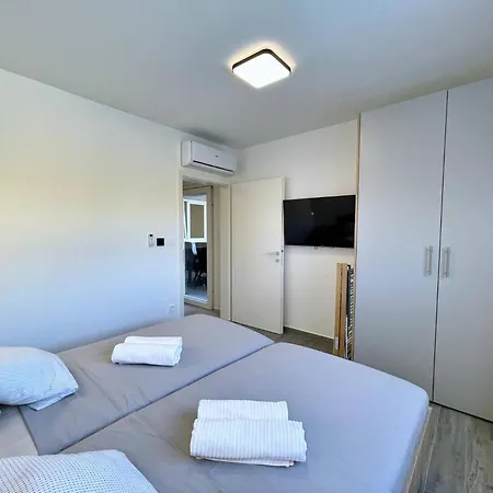 Apartman Bonum With Private Pool