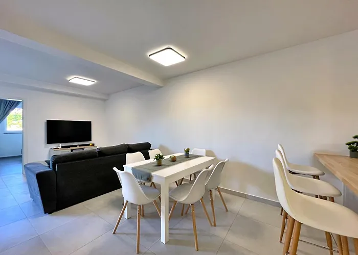 Bonum With Private Pool Šilo