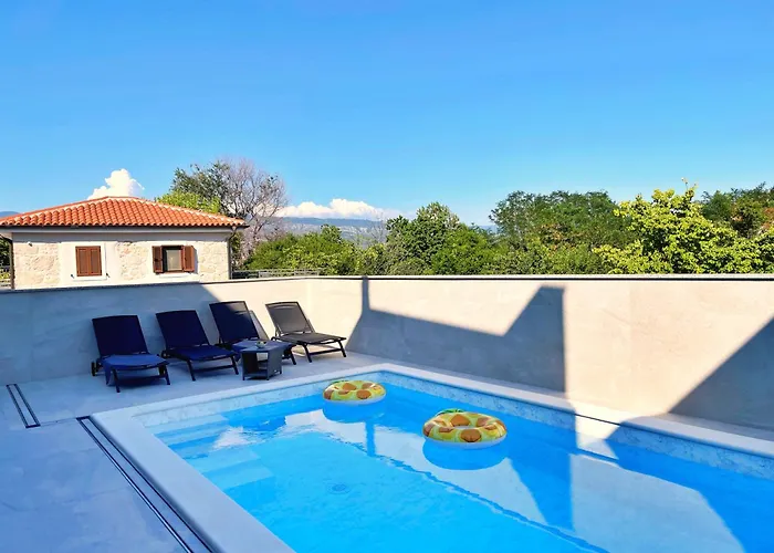 Appartamento Bonum With Private Pool Šilo