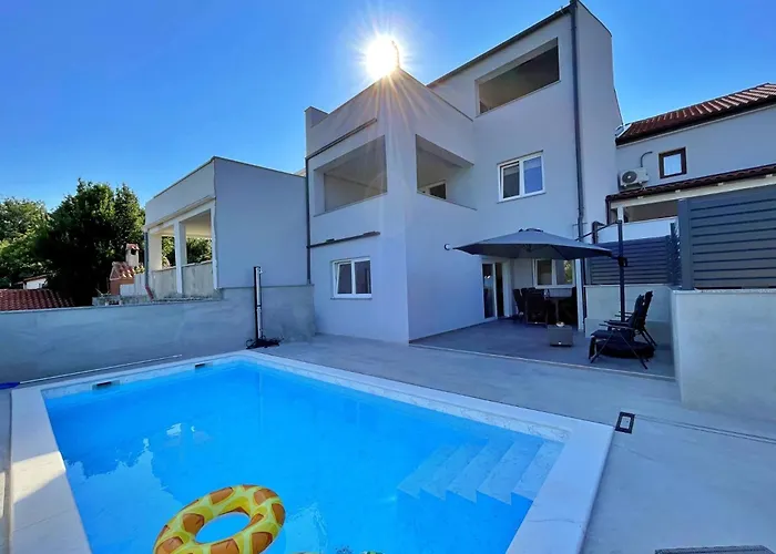 Appartamento Bonum With Private Pool Šilo