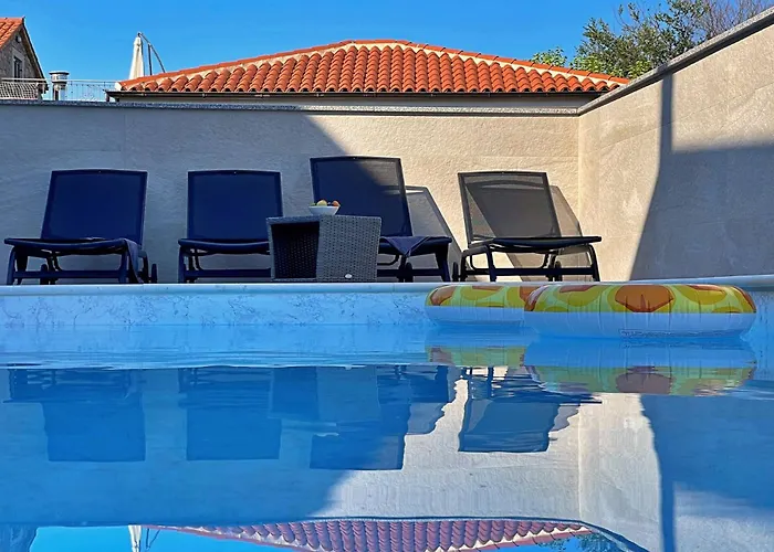 Bonum With Private Pool Apartmán