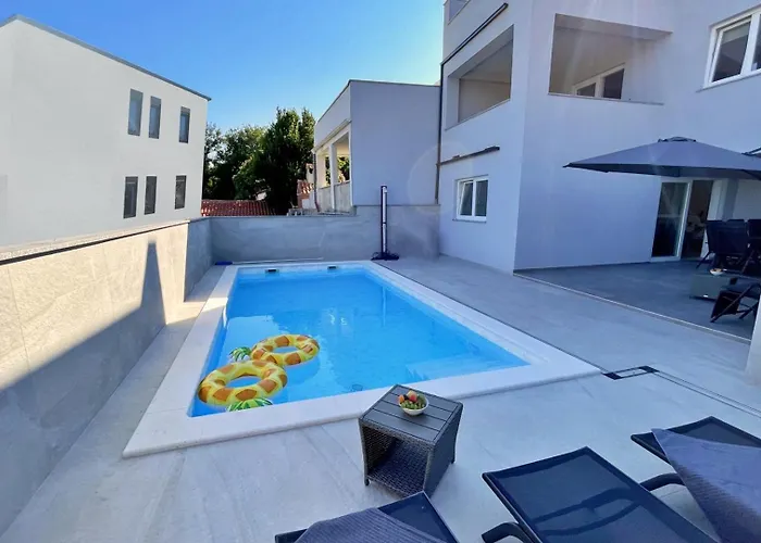 Bonum With Private Pool Appartamento Šilo