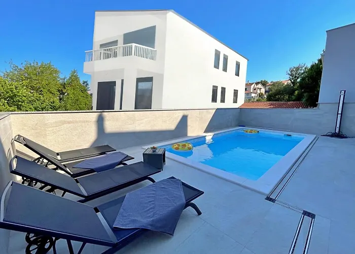 Appartamento Bonum With Private Pool Šilo