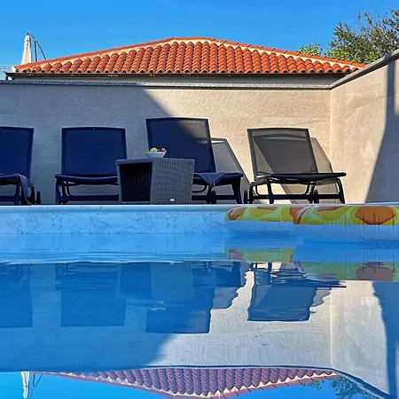 Bonum With Private Pool Apartament